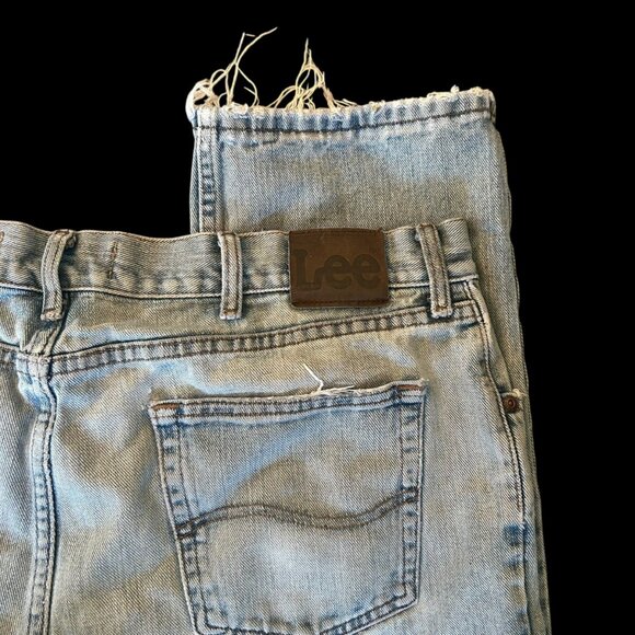 Vintage Lee Light Wash Perfectly Distressed Regular Fit Straight Leg Denim Jeans - Picture 2 of 9